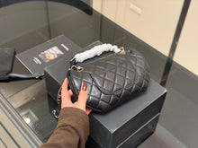 Load image into Gallery viewer, CC1211 Chanel Mini Classic Flap Bag/18X12CM
