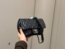 Load image into Gallery viewer, CC1211 Chanel Mini Classic Flap Bag/18X12CM
