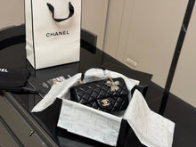 Load image into Gallery viewer, CC1213 Chanel 25K Bow Handle CF MINI Chain Bag/20X12CM
