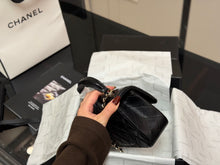 Load image into Gallery viewer, CC1213 Chanel 25K Bow Handle CF MINI Chain Bag/20X12CM
