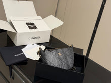 Load image into Gallery viewer, CC1215 CHANEL Coco Neige 25N|25K/21X15CM
