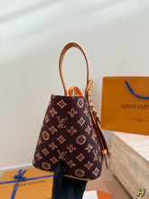 Load image into Gallery viewer, LB1371 LV 130th Anniversary Limited Edition New All in BB /19X17CM
