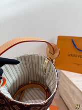 Load image into Gallery viewer, LB1371 LV 130th Anniversary Limited Edition New All in BB /19X17CM
