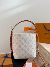 Load image into Gallery viewer, LB1371 LV 130th Anniversary Limited Edition New All in BB /19X17CM
