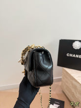 Load image into Gallery viewer, CC1216 Chanel 26c Early Spring New Pearl Chain Square Fat /20X12CM
