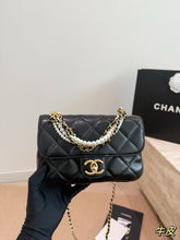 Load image into Gallery viewer, CC1216 Chanel 26c Early Spring New Pearl Chain Square Fat /20X12CM
