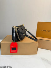 Load image into Gallery viewer, LB1373 LV Three Piece Set Multi Pochette Accessories /24X13CM
