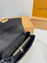Load image into Gallery viewer, LB1374 LV New small Mailman Metis /21X12X4CM
