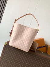 Load image into Gallery viewer, LB1376 LV Travels With All In Large Handbags /31 x 18 x 26 CM /HIGHEST QUALITY VERSION
