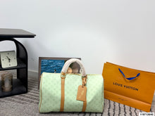 Load image into Gallery viewer, LB1377 Speedy 45 Special Edition / 45X25CM
