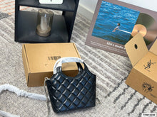 Load image into Gallery viewer, YSK450 Saint Laurent  New Model / 17X14CM
