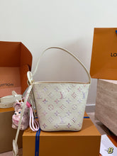 Load image into Gallery viewer, LB1379 LV New Pink Series / 18X16CM
