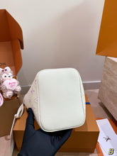 Load image into Gallery viewer, LB1379 LV New Pink Series / 18X16CM
