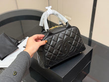 Load image into Gallery viewer, CC1232 Chanel Vintage / 26X15CM
