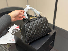 Load image into Gallery viewer, CC1232 Chanel Vintage / 26X15CM
