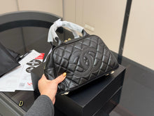 Load image into Gallery viewer, CC1232 Chanel Vintage / 26X15CM
