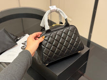 Load image into Gallery viewer, CC1232 Chanel Vintage / 26X15CM
