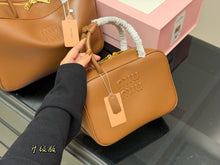 Load image into Gallery viewer, MIU006 Miumiu Aptop / S 23X6CM /L 34X23CM
