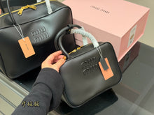 Load image into Gallery viewer, MIU007 Miumiu Aptop / S 23X6CM /L 34X23CM
