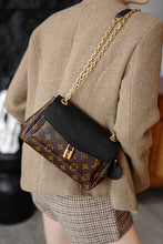 Load image into Gallery viewer, LB1381 Sac Saint Germain BB / HIGHEST QUALITY VERSION / 24X17X9CM
