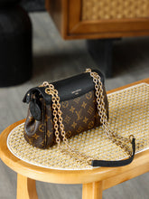 Load image into Gallery viewer, LB1381 Sac Saint Germain BB / HIGHEST QUALITY VERSION / 24X17X9CM
