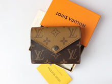 Load image into Gallery viewer, LB1384 LV VICTORINE Monogram Wallet /12X9CM

