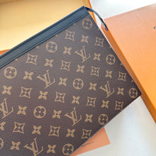 Load image into Gallery viewer, LB1386 LV Monogram Men's Classic Essential Set / 26x20x5 CM
