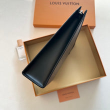Load image into Gallery viewer, LB1386 LV Monogram Men's Classic Essential Set / 26x20x5 CM
