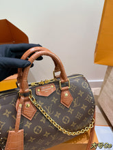 Load image into Gallery viewer, LB1390 LV Speedy 25 Monogram
