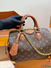 Load image into Gallery viewer, LB1390 LV Speedy 25 Monogram
