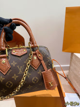 Load image into Gallery viewer, LB1391 LV Speedy 20 Monogram
