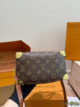 Load image into Gallery viewer, LB1391 LV Speedy 20 Monogram
