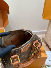 Load image into Gallery viewer, LB1391 LV Speedy 20 Monogram
