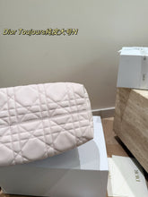 Load image into Gallery viewer, DR593 Dior Tourours Cowhide / L:28X20CM S:22X15CM
