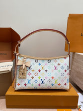 Load image into Gallery viewer, LB1394 LV Carryall East-West Tote / 34 × 20 cm
