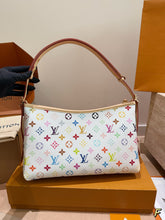 Load image into Gallery viewer, LB1394 LV Carryall East-West Tote / 34 × 20 cm
