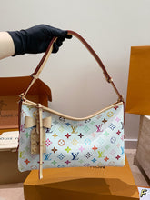 Load image into Gallery viewer, LB1394 LV Carryall East-West Tote / 34 × 20 cm
