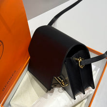 Load image into Gallery viewer, HM175 Hermes Roulis Mini Bag / 18 cm
