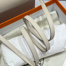 Load image into Gallery viewer, HM176 Hermes Roulis Mini Bag / 18 cm
