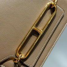 Load image into Gallery viewer, HM177 Hermes Roulis Mini Bag / 18 cm
