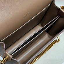 Load image into Gallery viewer, HM177 Hermes Roulis Mini Bag / 18 cm
