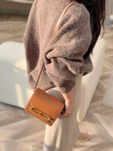 Load image into Gallery viewer, HM178 Hermes Roulis Mini Bag / 18 cm
