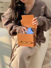 Load image into Gallery viewer, HM178 Hermes Roulis Mini Bag / 18 cm
