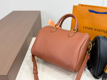 Load image into Gallery viewer, LB1396 LV Speedy 30 /30 × 21 cm
