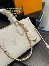 Load image into Gallery viewer, LB1397 LV Onthego Horizontal Tote / 26 × 14 cm
