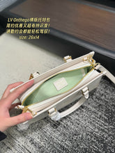 Load image into Gallery viewer, LB1397 LV Onthego Horizontal Tote / 26 × 14 cm
