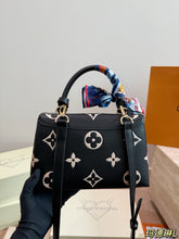 Load image into Gallery viewer, LB1401 Louis Vuitton Madeleine BB / 25 x 16 cm
