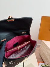 Load image into Gallery viewer, LB1401 Louis Vuitton Madeleine BB / 25 x 16 cm
