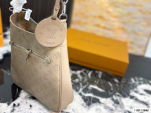 Load image into Gallery viewer, LB1406 Louis Vuitton All Around PM / 28 x 25 cm
