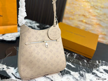 Load image into Gallery viewer, LB1406 Louis Vuitton All Around PM / 28 x 25 cm
